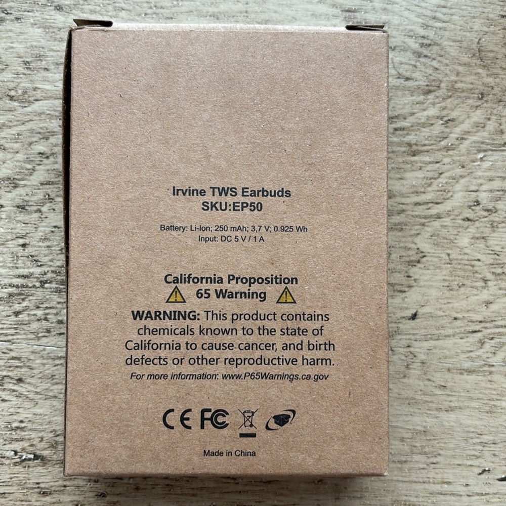 New wireless earbuds in original package - Picture 2 of 3